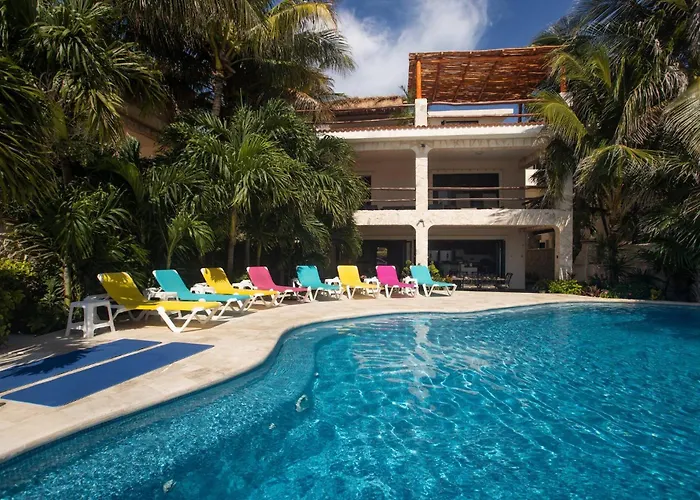Beachfront & Infinity Pool: 5 Or 7 Bedrooms Puerto Morelos