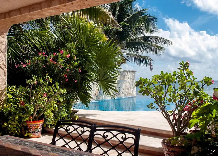 Beachfront & Infinity Pool: 5 Or 7 Bedrooms Casa de férias Puerto Morelos