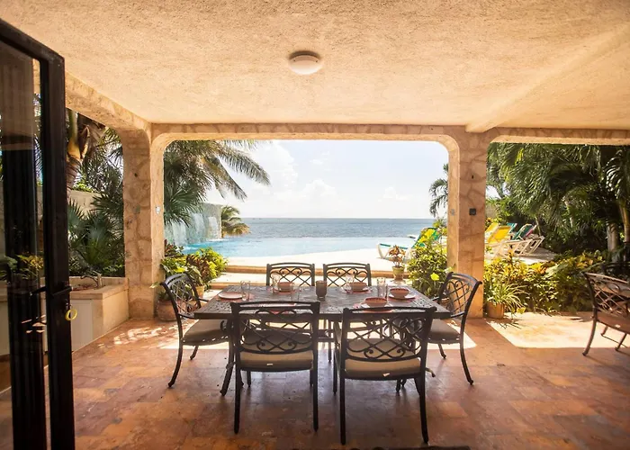 Casa de férias Beachfront & Infinity Pool: 5 Or 7 Bedrooms *