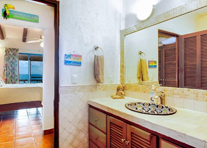 Beachfront & Infinity Pool: 5 Or 7 Bedrooms *