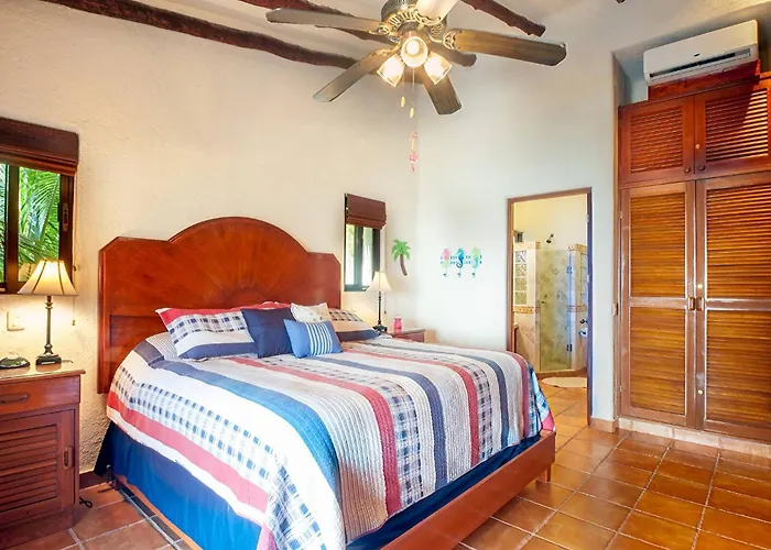 Beachfront & Infinity Pool: 5 Or 7 Bedrooms *