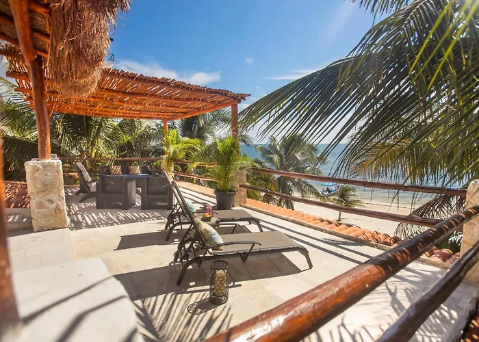 Casa de férias Beachfront & Infinity Pool: 5 Or 7 Bedrooms *