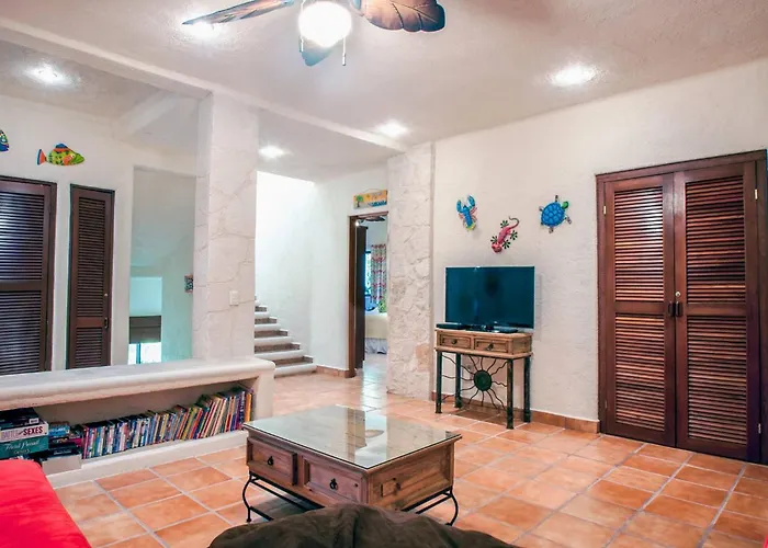 Casa de férias Beachfront & Infinity Pool: 5 Or 7 Bedrooms *