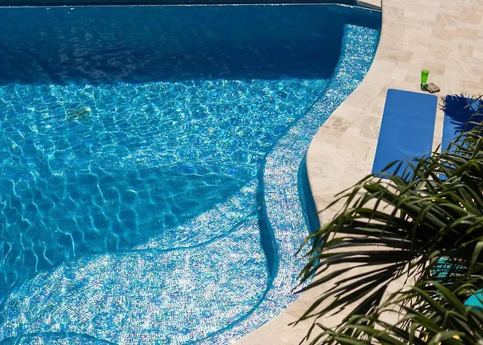 Beachfront & Infinity Pool: 5 Or 7 Bedrooms Puerto Morelos